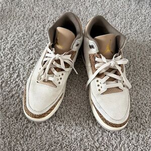 Jordan Men's Cream and Tan Sneakers